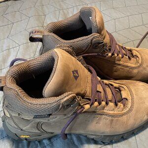 Vasque Talus UltraDry Waterproof Hiking Boots Size 7M